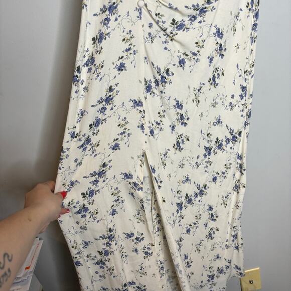 Reformation Frasier Dress in Madeline - Picture 6 of 11